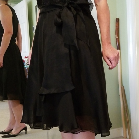 Carmen Marc Valvo Lovely Feminine Cocktail Dress - Picture 6 of 8